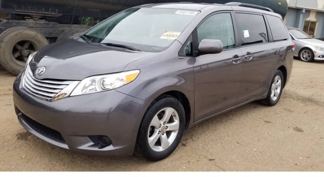 2011 Toyota Sienna CE  