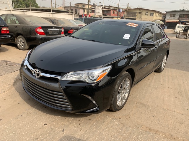 2015 Toyota Camry le 