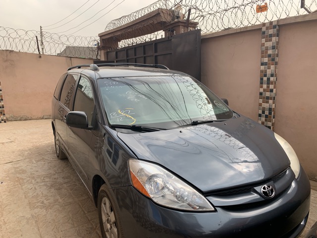 2006 Toyota Sienna  