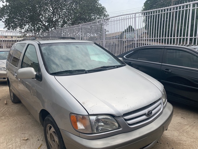 2001 Toyota Sienna  