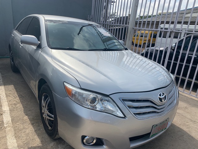 2010 Toyota Camry LE 