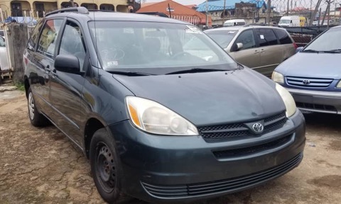 2005 Toyota Sienna ce 