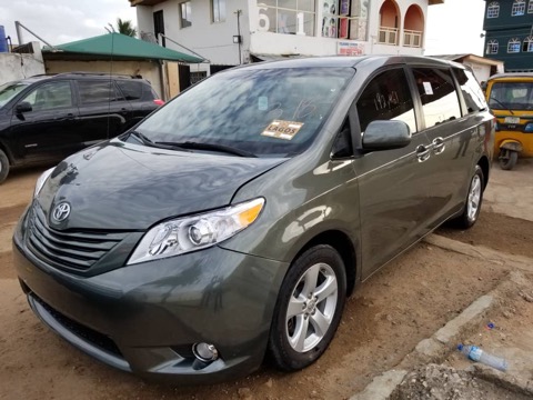 2011 Toyota Sienna  