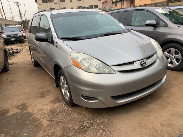 2006 Toyota Sienna le 