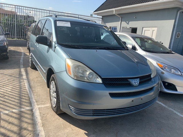 2005 Toyota Sienna LE 