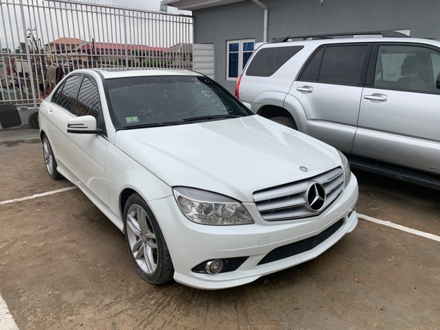 2011 Mercedes Benz C300 